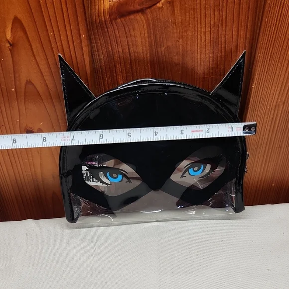 Giveaway .. Black Cat Mask Cosmetic Bag - Picture 3 of 6